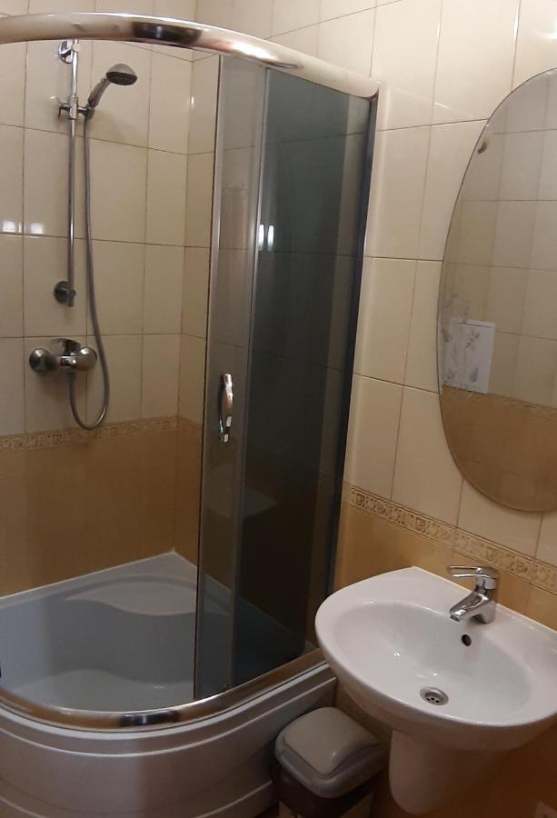 Ідилія Lviv Luaran gambar